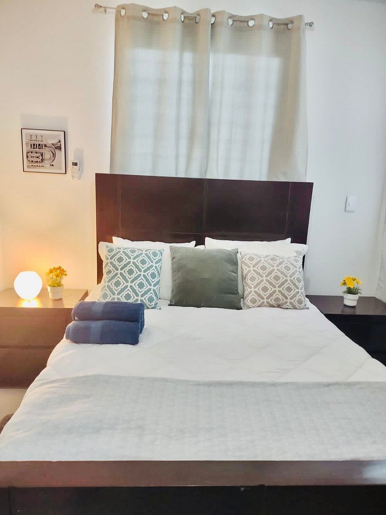 Comodas 3 Hab con AC, Wifi 1er nivel