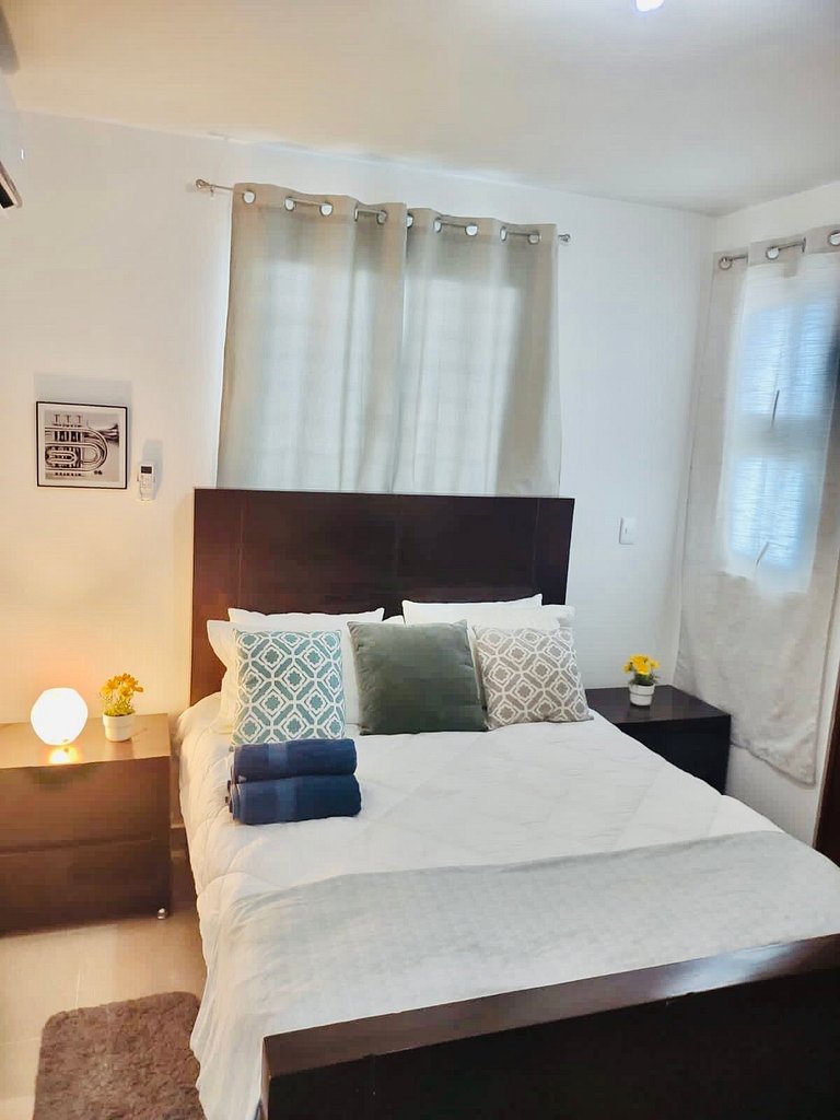 Comodas 3 Hab con AC, Wifi 1er nivel